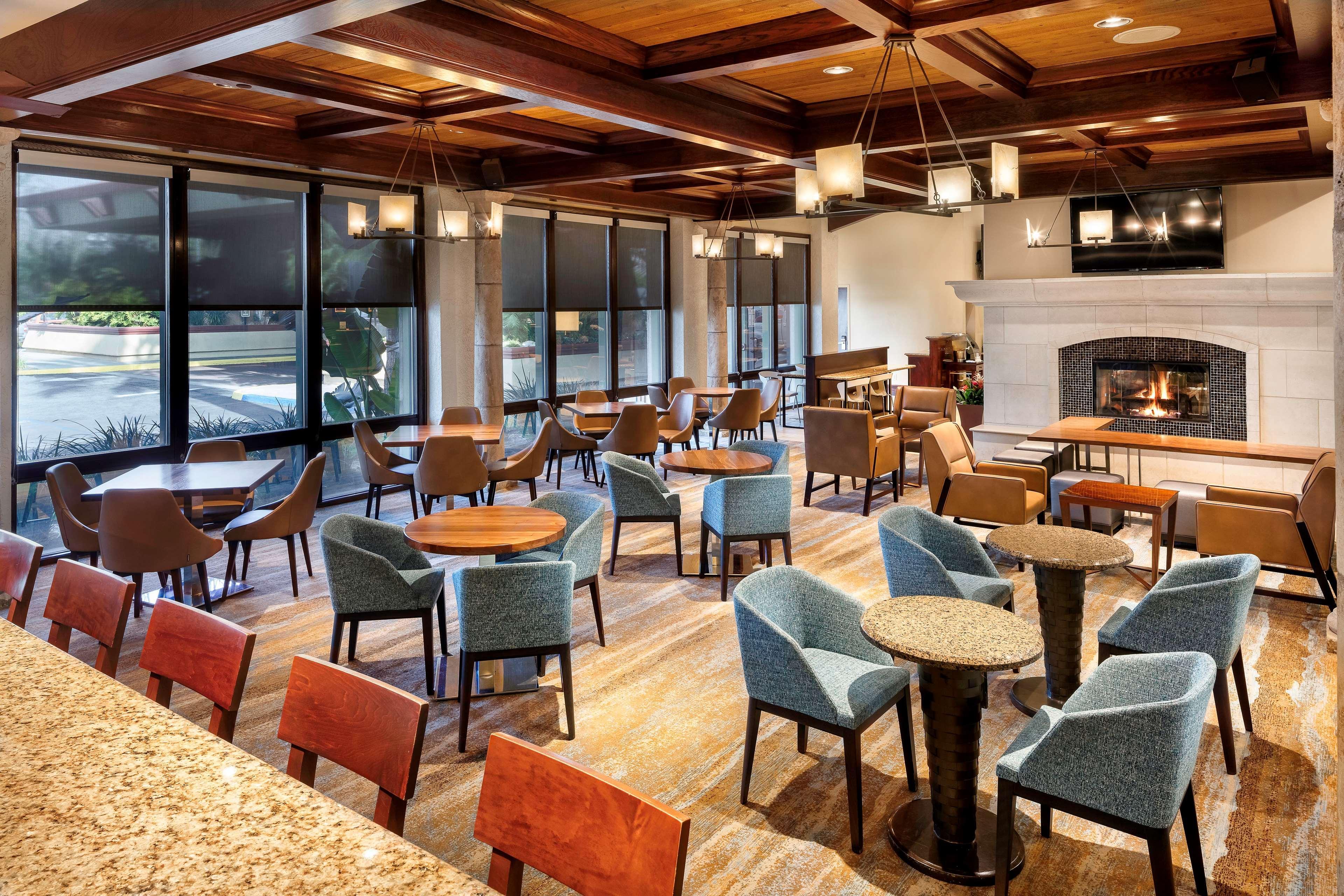 Hotel Doubletree By Hilton Ontario Airport Esterno foto