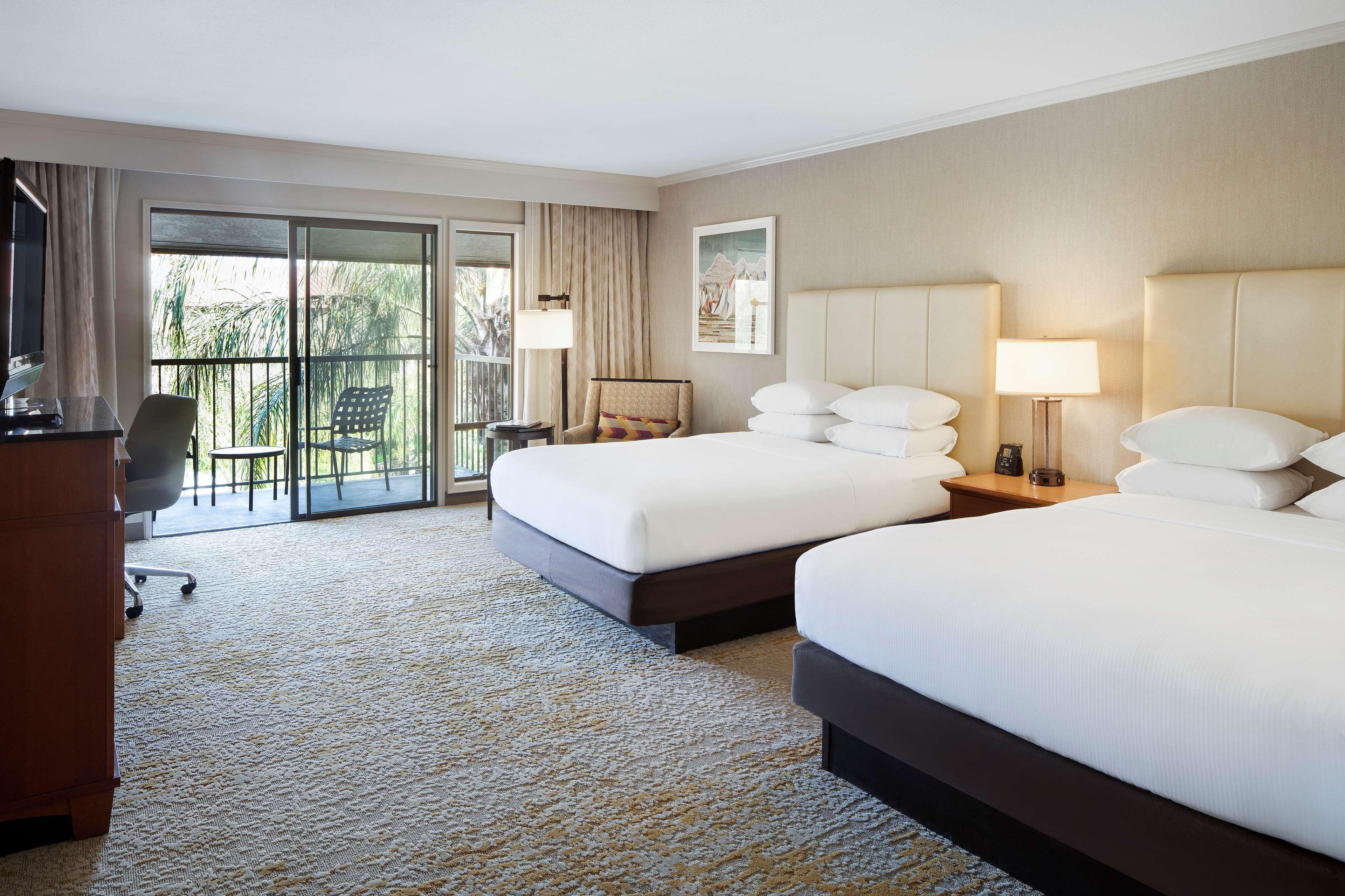 Hotel Doubletree By Hilton Ontario Airport Esterno foto