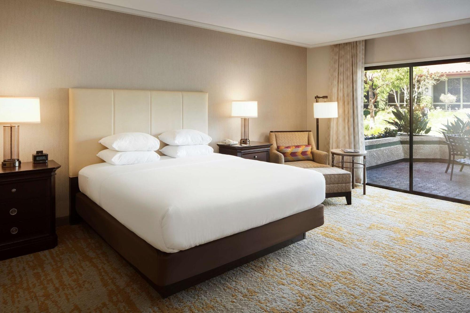 Hotel Doubletree By Hilton Ontario Airport Esterno foto