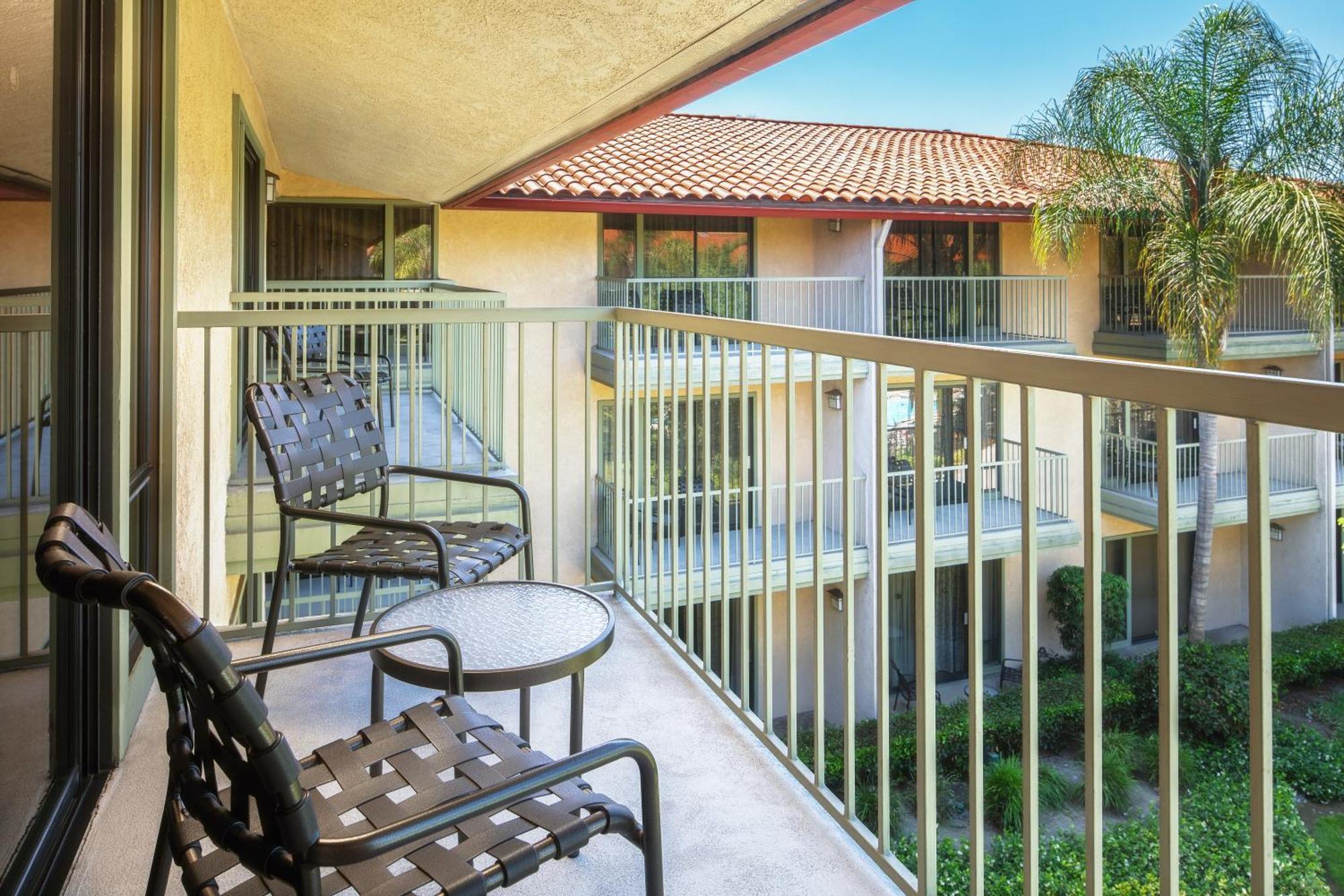 Hotel Doubletree By Hilton Ontario Airport Esterno foto